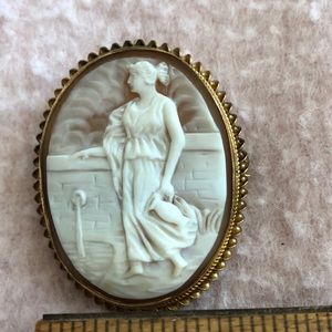 Gorgeous cameo-probably 75yrs old-